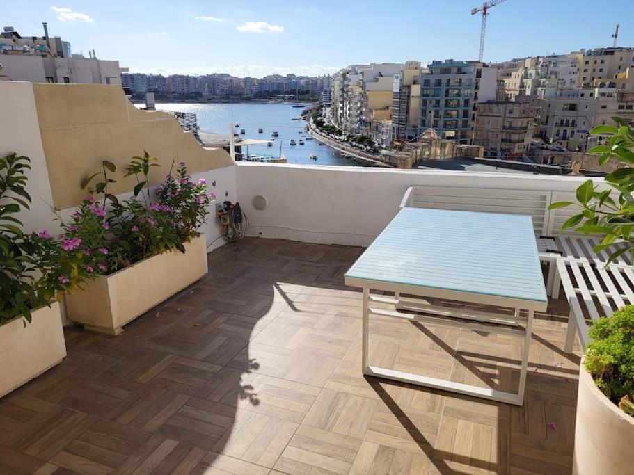 Luxury With Sea Views Apartment *