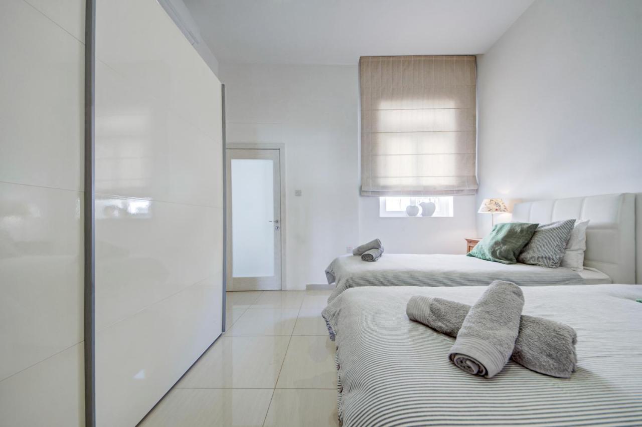 Luxury With Sea Views Apartment *