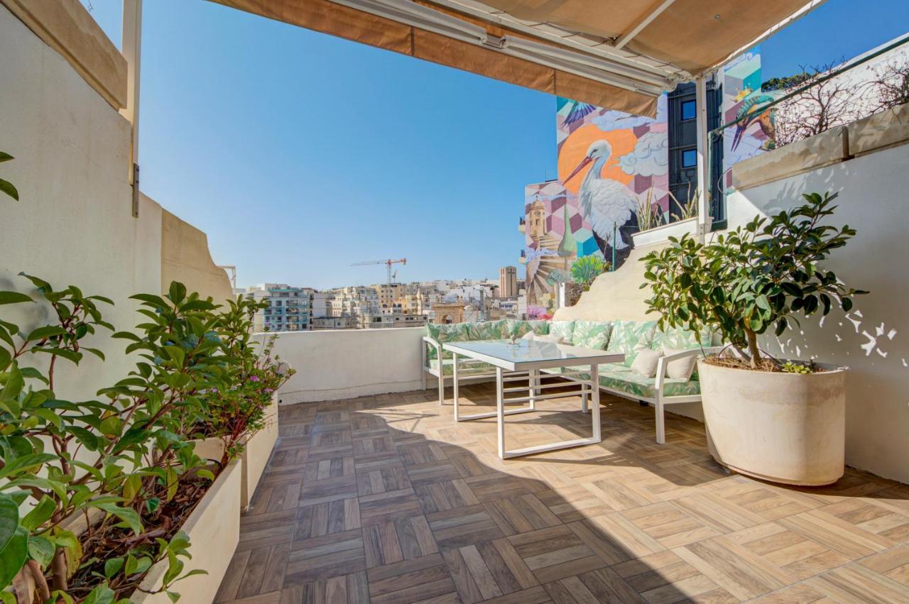 Luxury With Sea Views Apartment