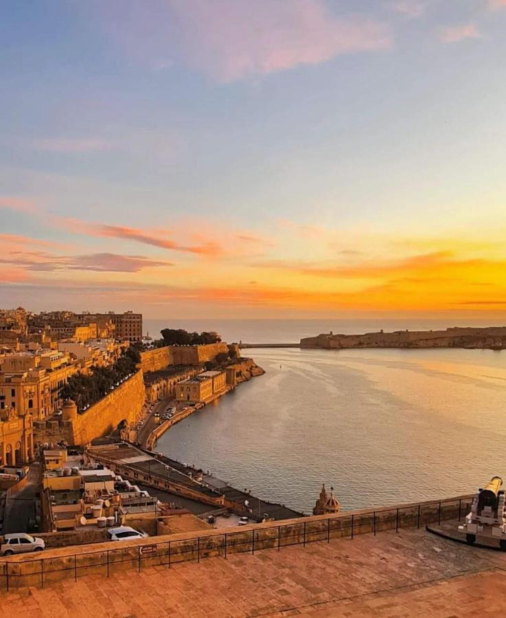 Luxury With Sea Views Apartment *
